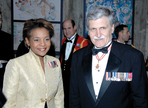 Un moment passé avec la gouverneure générale d’alors, Michaëlle Jean, en 2007. [PHOTO : LE SGT KEVIN MACAULAY, CAMÉRA DE COMBAT]