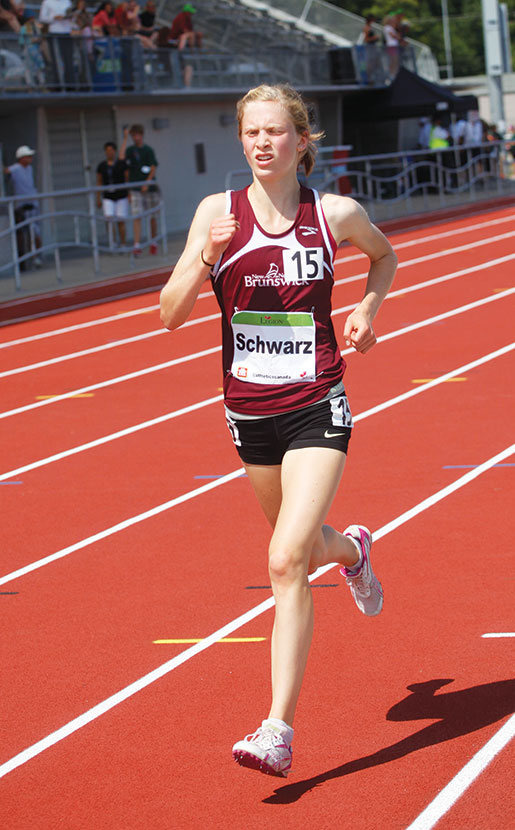 Luisa Schwarz remporte la course de 3 000 mètres chez les filles jeunesse. [PHOTO : ADAM DAY]