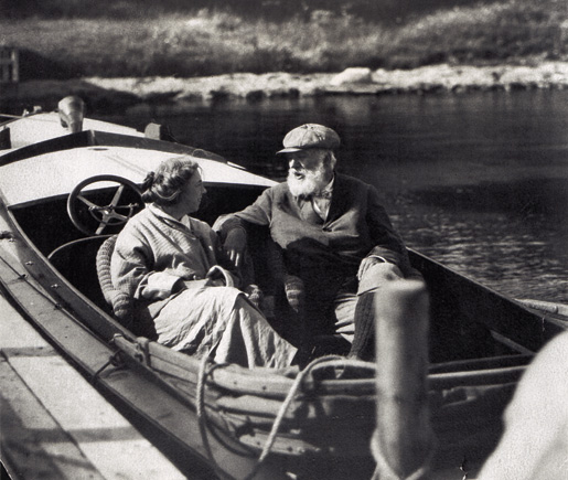 Bell and his wife Mabel in their motorboat at Baddeck in 1914. [PHOTO: LIBRARY AND ARCHIVES CANADA—PA089114]
