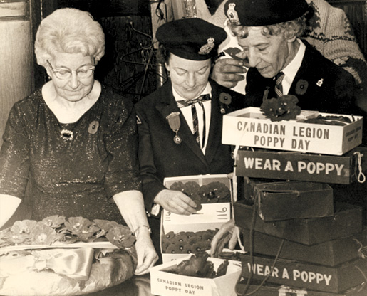 Members of the Peterborough, Ont., Ladies Auxiliary distribute poppies during the early 1970s. [PHOTO: LEGION MAGAZINE ARCHIVES]