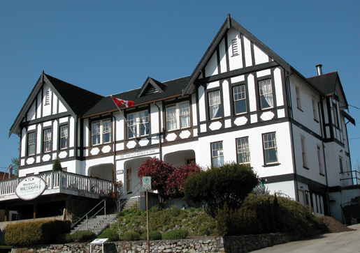 The Old Courthouse Inn in Powell River is home to the Manzanita Restaurant. [PHOTO: OLD COURTHOUSE INN]