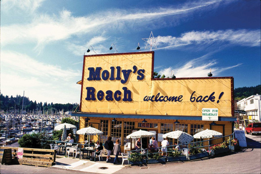 Molly’s Reach in Gibsons still attracts crowds. [PHOTO: VANCOUVER, COAST & MOUNTAINS, BOB YOUNG]