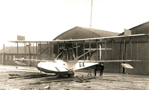 An HS2L aircraft at Victoria Beach, Man., during the 1920s. [PHOTO: LIBRARY AND ARCHIVES CANADA—PA140637]