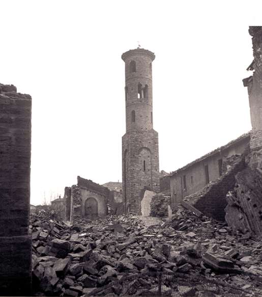 A tower remains standing following the heavy shelling of Ravenna, December 1944. [PHOTO: DND/LIBRARY AND ARCHIVES CANADA—PA167305]