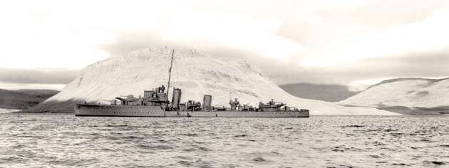 HMCS Assiniboine off Iceland, 1942. [PHOTO: GERALD T. RICHARDSON, LIBRARY AND ARCHIVES CANADA—PA105817]
