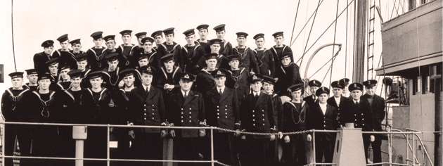 Ship’s company aboard HMCS Windflower, 1940. [PHOTO:  LIBRARY AND ARCHIVES CANADA—PA104397]