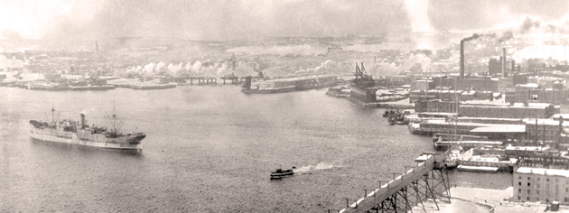 The east side of Saint John harbour during the Second World War. [PHOTO: PROVINCIAL ARCHIVES OF NEW BRUNSWICK, FRANK O’BRIEN COLLECTION]