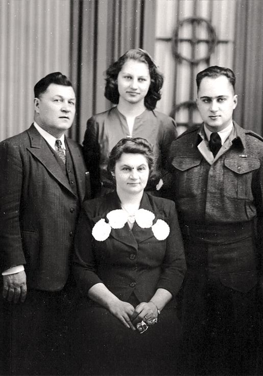 The Boshucks in Winnipeg, 1943. [PHOTO: COURTESY NADIA JARVIS]