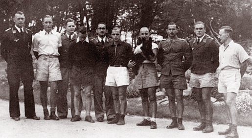 Heinz Altendorf (sixth from left) joins a sports team at Gravenhurst, Ont. [PHOTO: RUTH ALTENDORF]