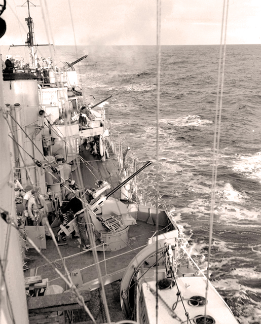 HMCS Cayuga, during the Korean War. [PHOTO: CWM 19920085-1017]
