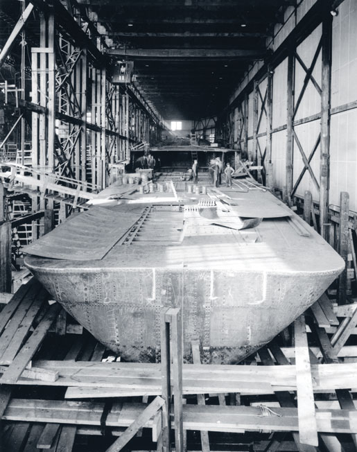 A frigate under construction at the Canadian Vickers Limited shipyard in Montreal, 1942. [PHOTO: CANADIAN VICKERS LIMITED, LIBRARY AND ARCHIVES CANADA—C032833]