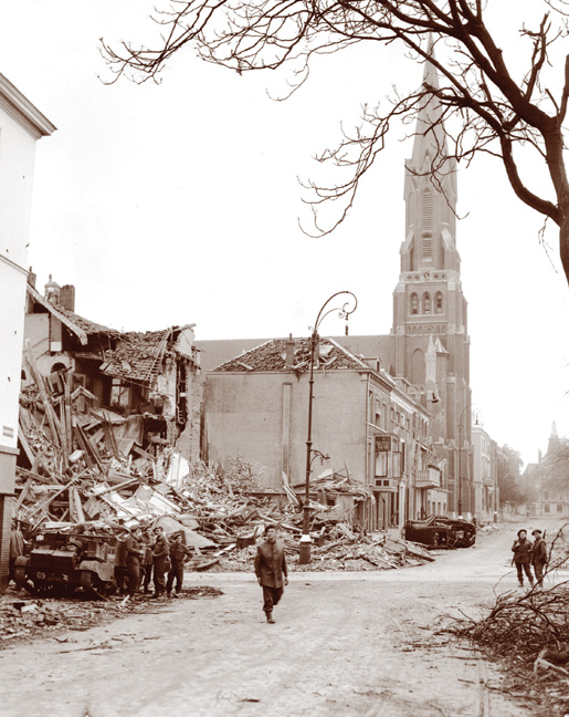 Arnhem, Holland [PHOTO: LIBRARY AND ARCHIVES CANADA—PA174220]