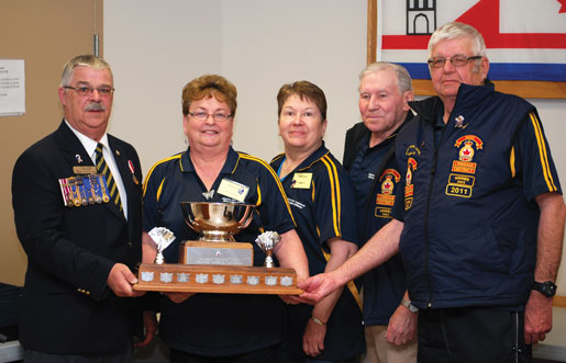 The winning team is Shirley Yamkowy, Bev Flett, Frank Brennan and Bob Yamkowy from Alberta. [PHOTO: Karen Taylor-Lopez]