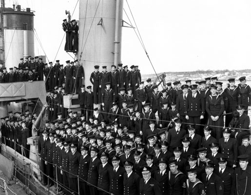 The ship’s company of HMCS Assiniboine, Halifax 1941. Lieutenant-Commander  J.H. Stubbs and Rear-Admiral Leonard Murray are in the front row. [PHOTO: LIBRARY AND ARCHIVES CANADA—PA104510]
