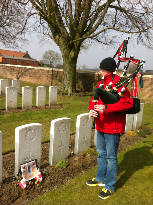 Michael O’Sullivan plays the bagpipes as a tribute to his great, great uncle who was killed in the First World War.  [PHOTO: TOM O’SULLIVAN]