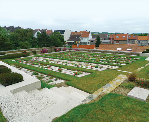 Wimereux Communal Cemetery, near Boulogne, France. [PHOTO: SHARON ADAMS LEGION MAGAZINE]