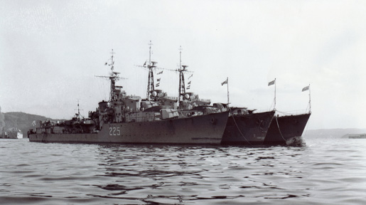 Destroyers of the Royal Canadian Navy serving in Korea, HMCS ships Athabaskan, Cayuga and Sioux. [PHOTO: LIBRARY AND ARCHIVES CANADA—PA183679]