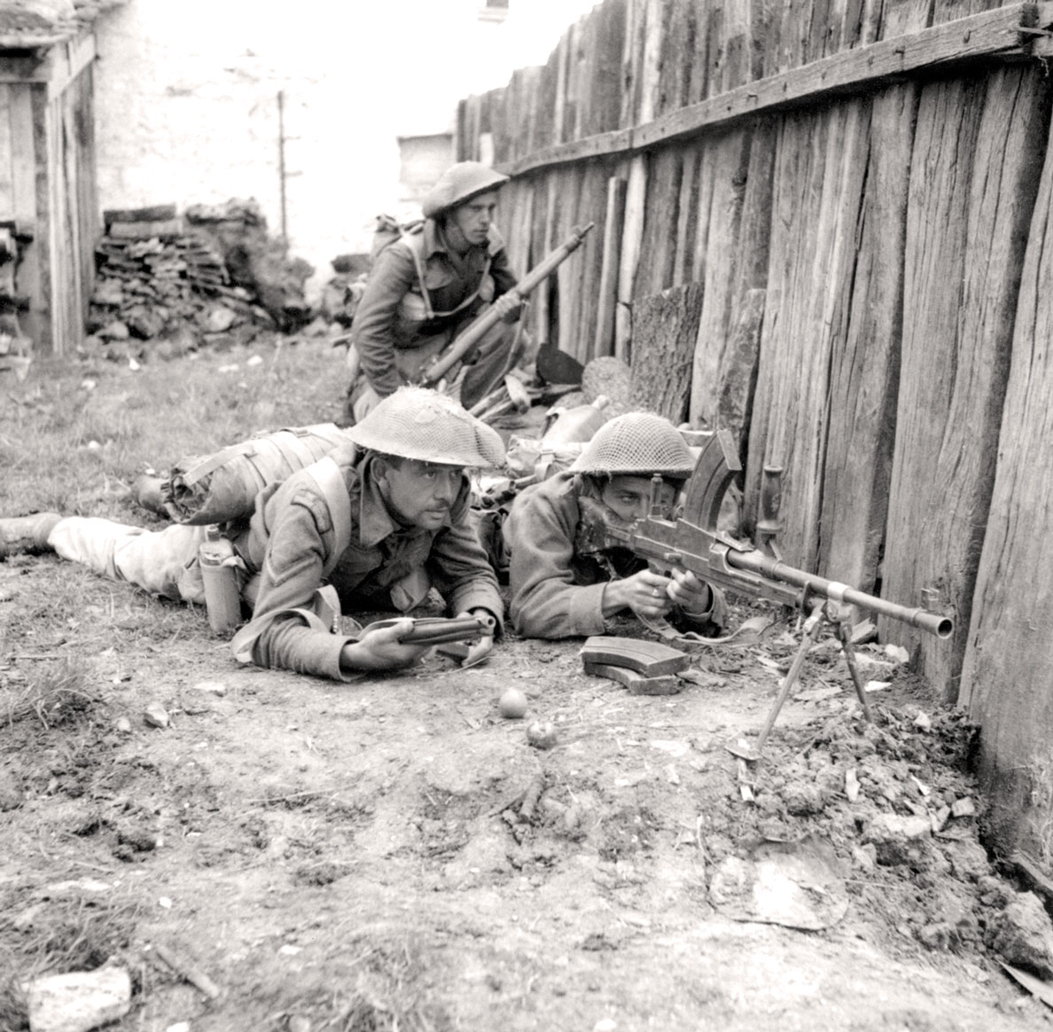 Historic WWII Photo – Positioning A Bren Gun - Legion Magazine