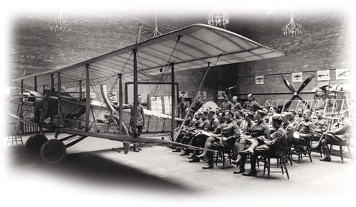 School of Aviation, Royal Flying Corps Canada, University of Toronto. [PHOTO: LIBRARY AND ARCHIVES CANADA—C020396]