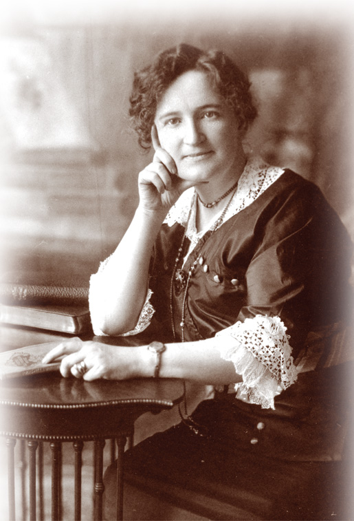 Nellie McClung [PHOTO: LIBRARY AND ARCHIVES CANADA—PA030212]