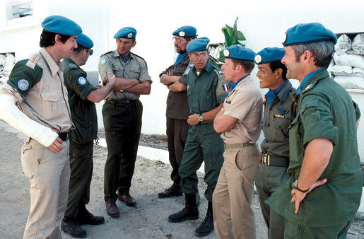Soldiers from various countries serving with UNIFIL and UNTSO. [UN MULTIMEDIA/UN123370]