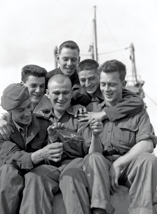 2nd Battalion PPCLI on board ship for Korea, November 1950. [LAC/e010836621]