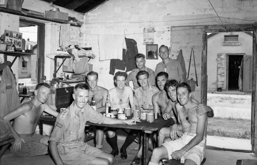 Liberated Canadian prisoners at Shamshuipo Camp. [LAC/PA-116808]