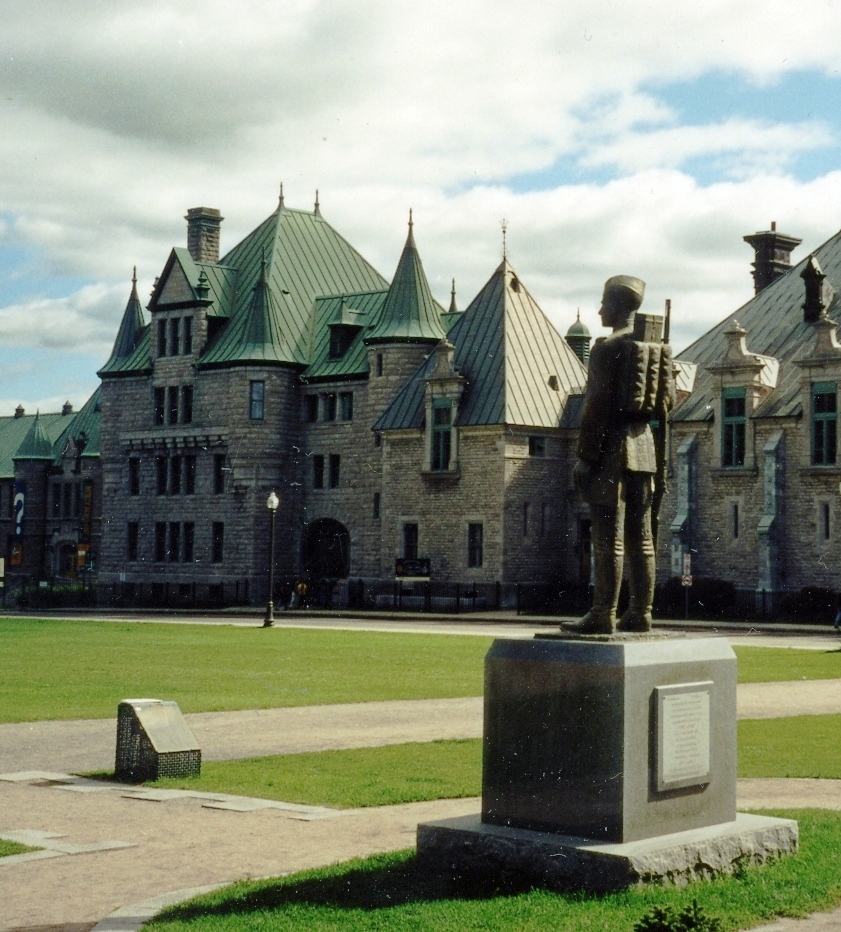 Manège_Militaire,_Quebec_City,_Les_Voltigeurs_de_Québec_-_crop