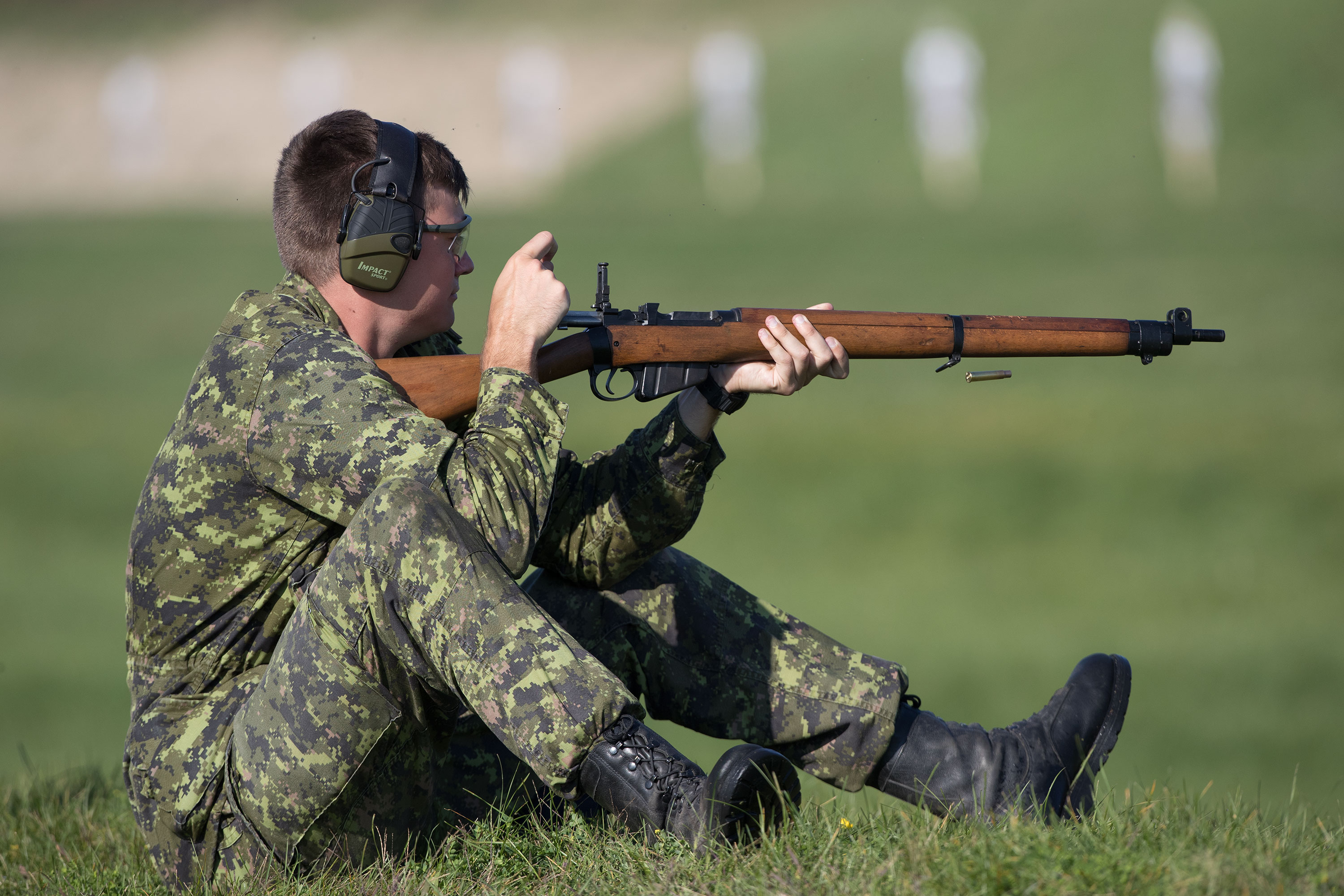 Storied Lee-Enfield rifle heads into retirement - Legion Magazine