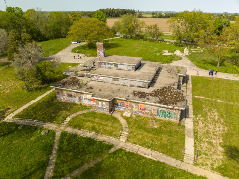 A recent aerial view of the former cafeteria building of WW II PoW Camp 30 near Bowmanville, Ont. [Jury Lands Foundation]